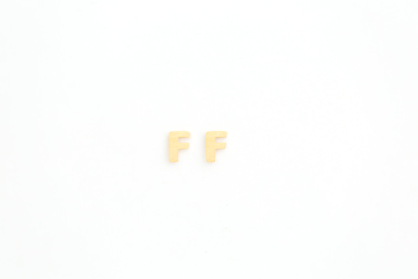 Initial (Single) (4167582416995)