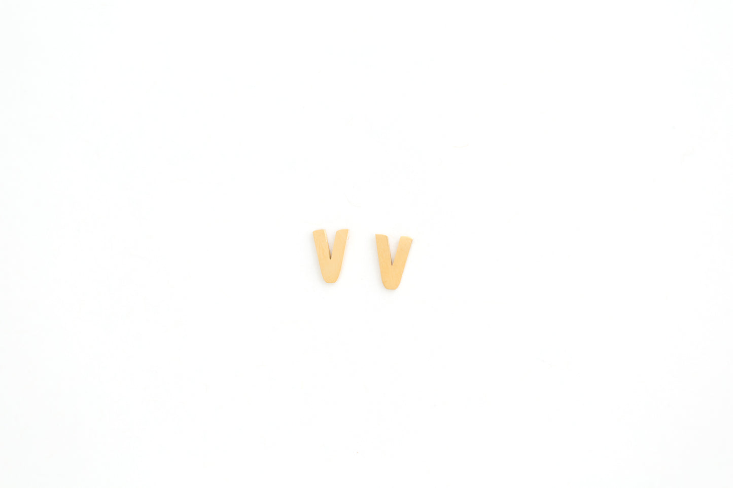 Initial (Single) (4167582416995)