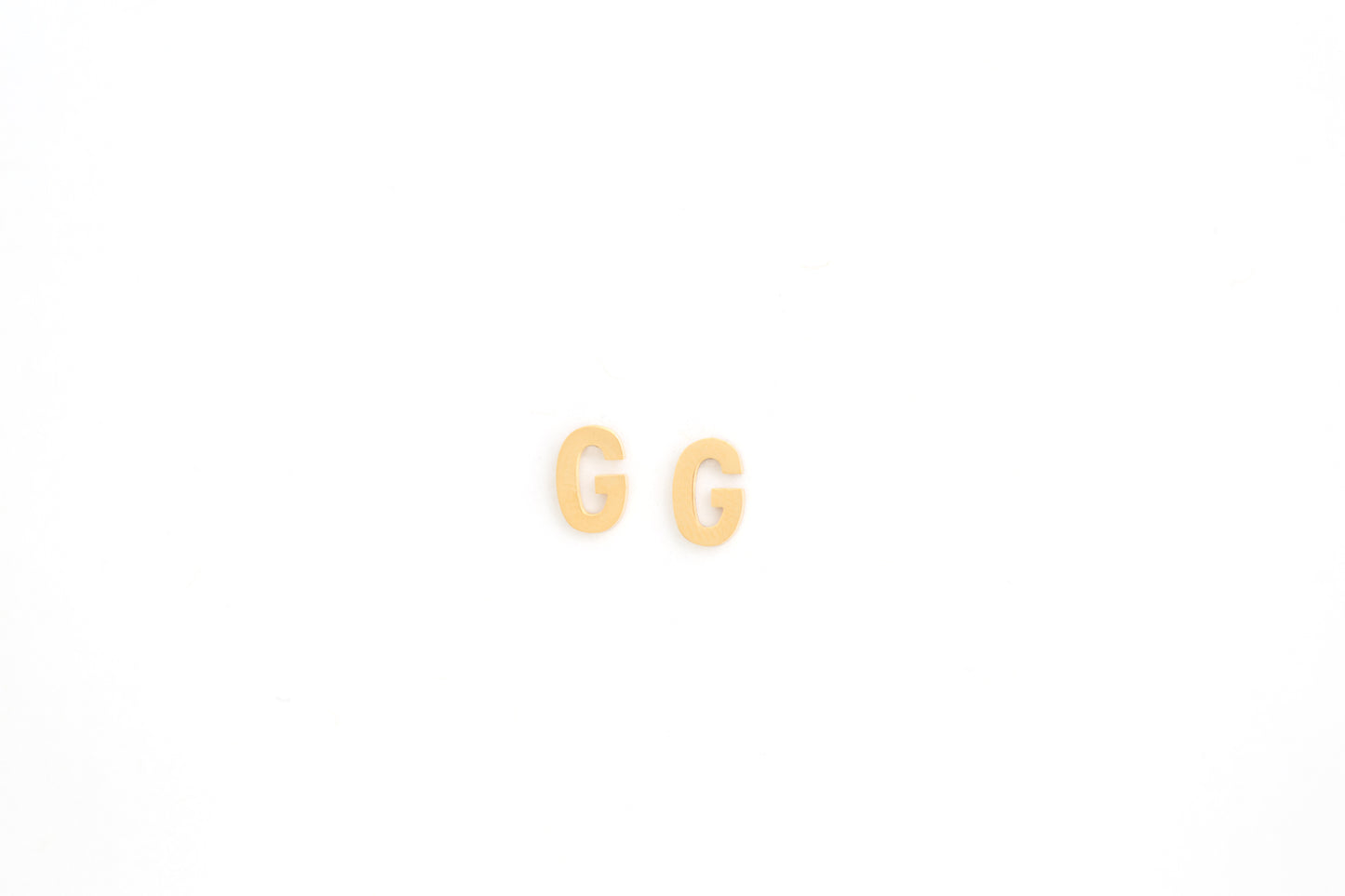 Initial (Single) (4167582416995)