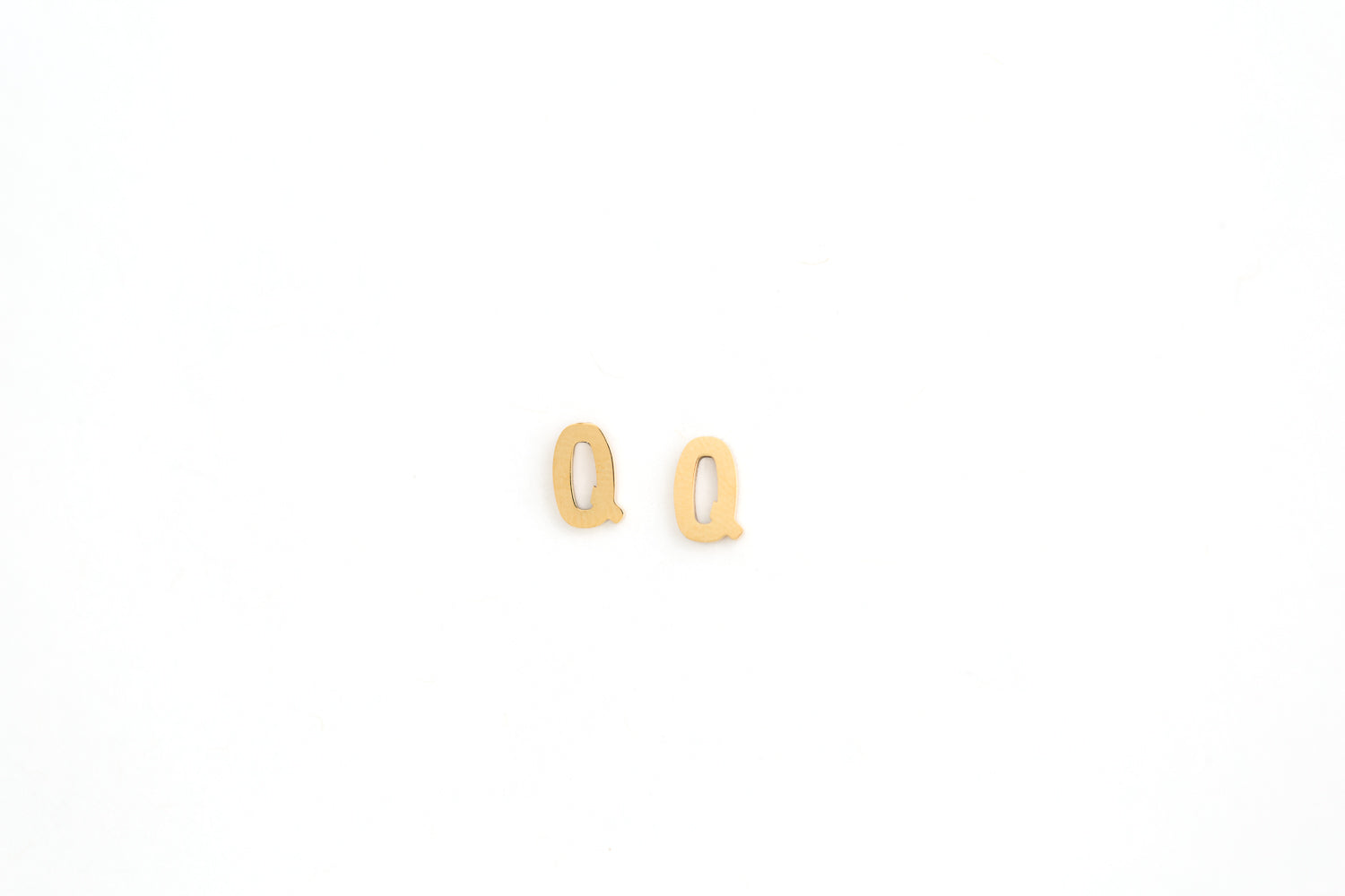 Initial (Single) (4167582416995)