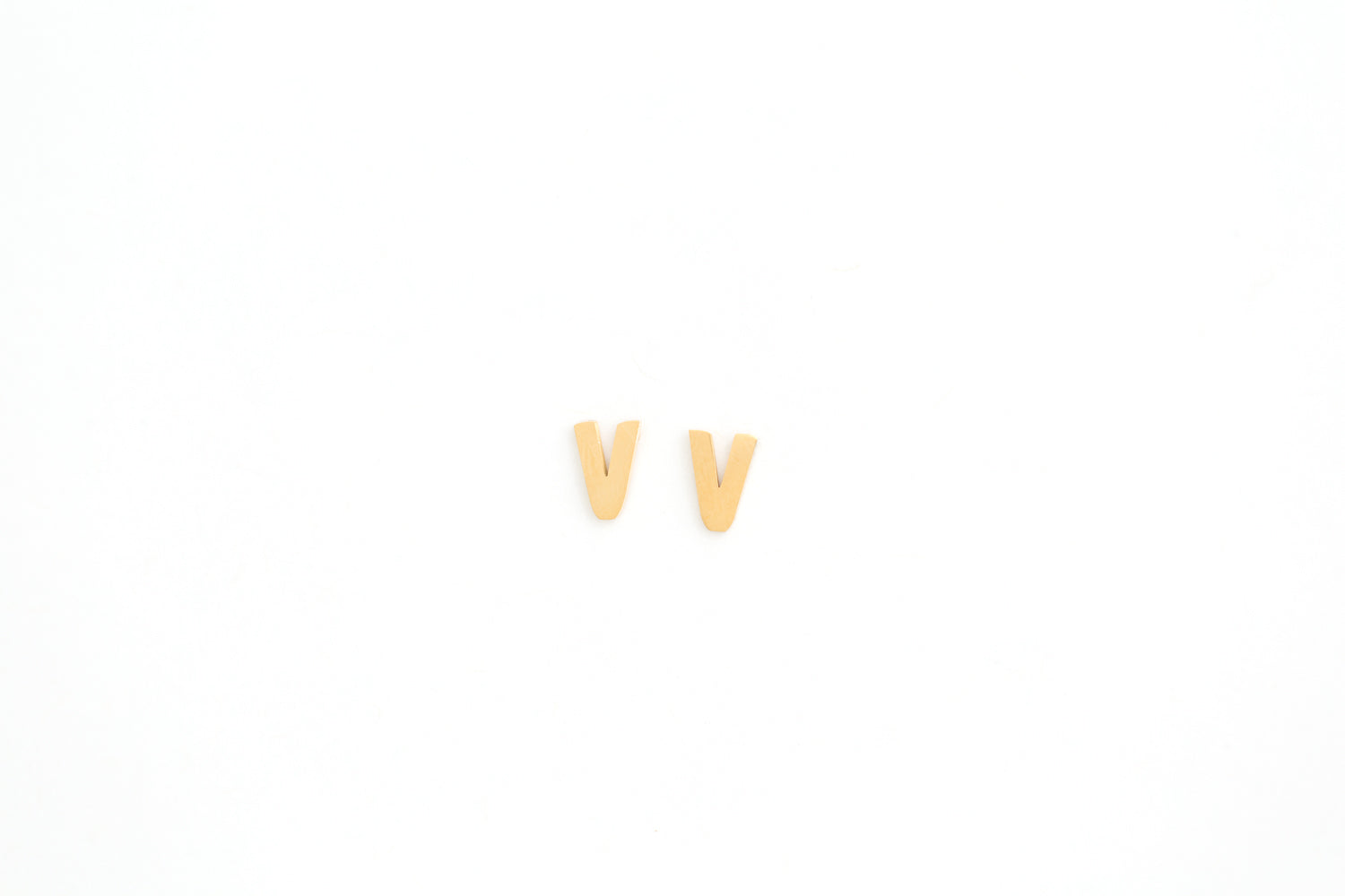 Initial (Single) (4167582416995)