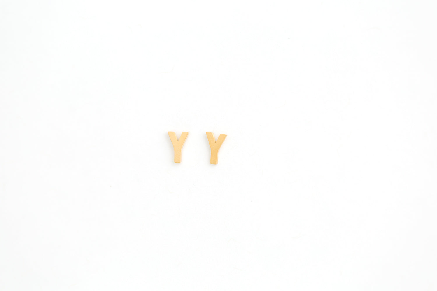 Initial (Single) (4167582416995)